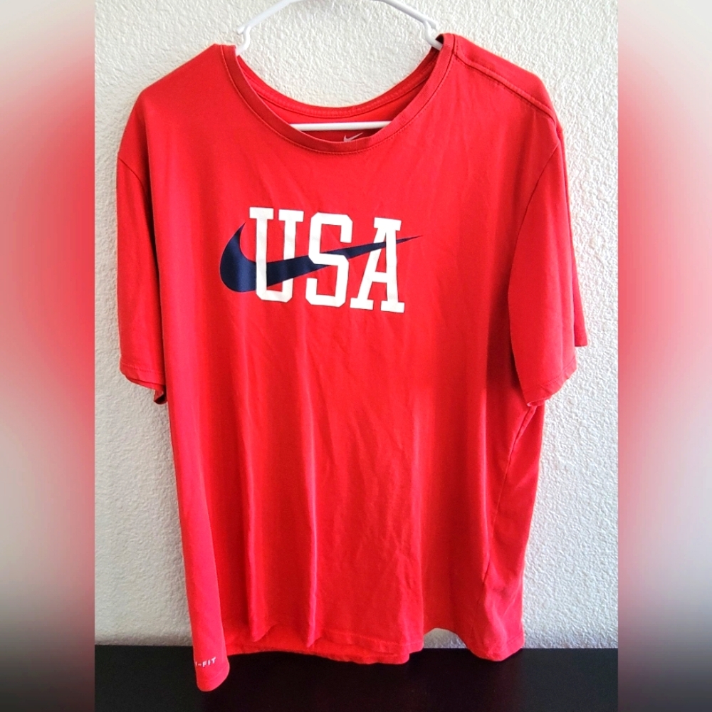 Nike Dri Fit USA America Swoosh Red XL T-shirt